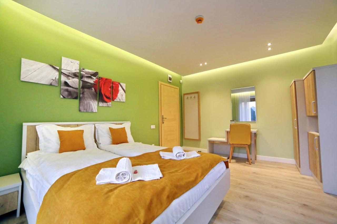 Doppelzimmer mit eigenem externen Bad